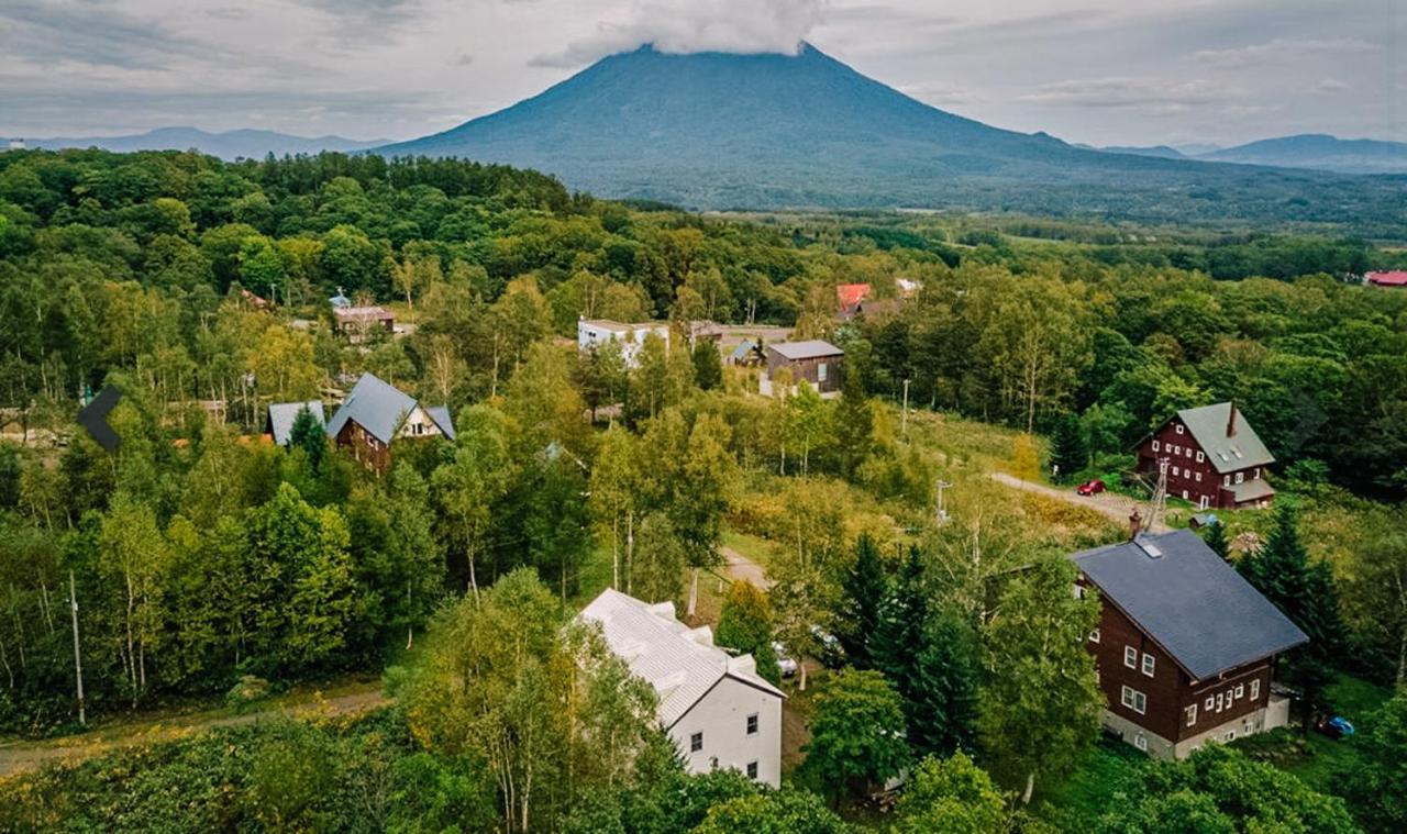 Chalet Banff - 6 Bedroom 6 Bathroom Ski Lodge Niseko Εξωτερικό φωτογραφία